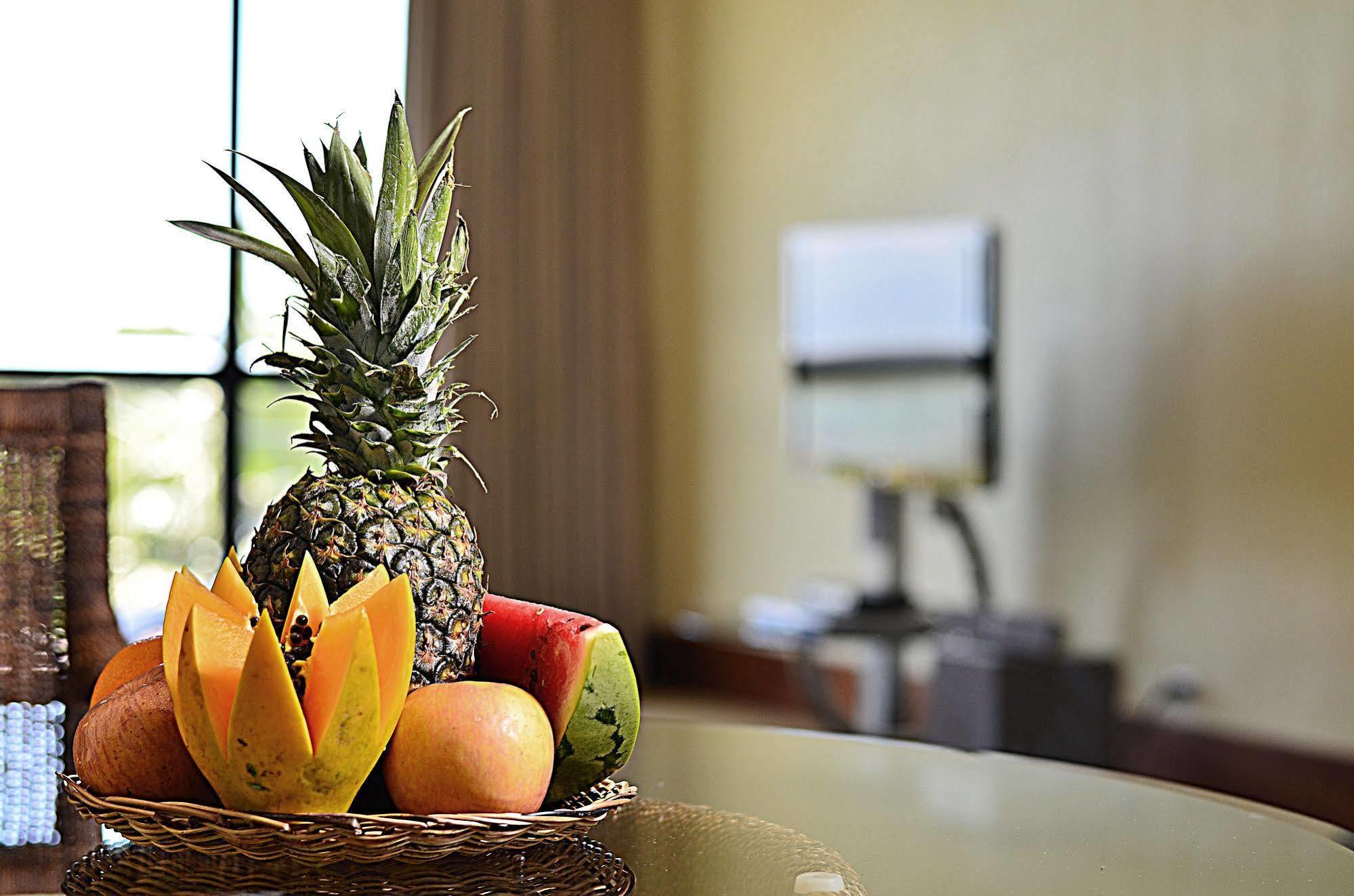 Thunderbird Resorts - Rizal Binangonan Exteriör bild