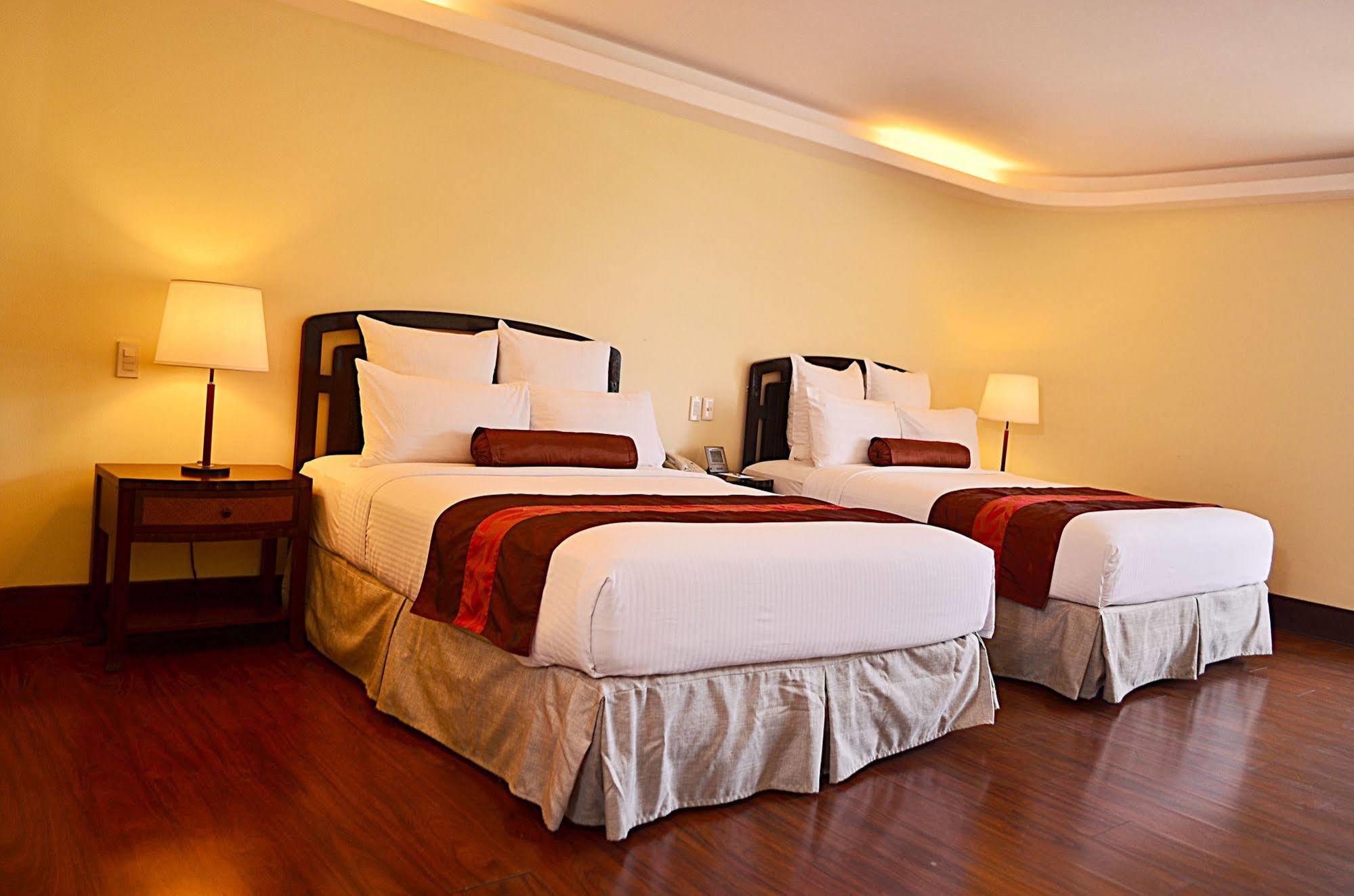 Thunderbird Resorts - Rizal Binangonan Exteriör bild
